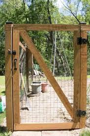 Abbiamo raccolto per voi oggi 20 idee diy da realizzare senza perdere. 10 Idee Su Cancello Fai Da Te Cancello Fai Da Te Cancelli Cancelli In Legno