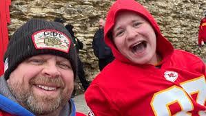 Aaron Hoeppner's Instagram, Twitter & Facebook