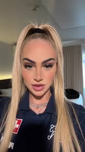 Alicia Hammer's Instagram, Twitter & Facebook