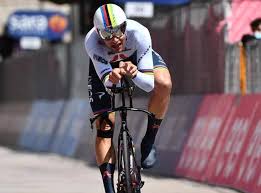 The ineos grenadiers team car reacted quickly and stayed calm as they swapped bikes for filippo ganna. Giro D Italia 2021 Filippo Ganna Wins The Time Trial Despite The Puncture And Aims For Tokyo Corriere It Conradatkinson News