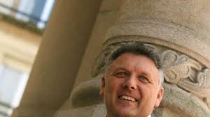 El diputado millonario vuelve a la alcaldía de Sanxenxo