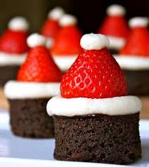 Strawberry Santa Hat Brownie Bites Rezept Einfacher Nachtisch Dessert Weihnachten Weihnachten Essen