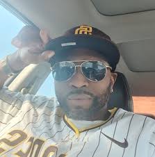 Pokemon Nike Dunk low “Gengar” 👻 😈 wanted to keep it simple and clean  with subtle details of the character