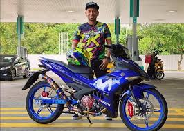 Artis zizan razak dan beberapa orang yang berada kebetulan di situ turut membantu mengejutkannnya. Tahniah Zizan Razak Beli Worksyop Kenderaan Berkuasa Tinggi Kitareporters Semua Boleh Jadi Reporter