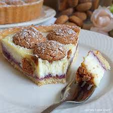 La crostata amaretti e marmellata è un dolce da credenza, facilissimo e delicato ma di un buono esagerato!! Torta Dolce Agli Amaretti Ricotta E Marmellata Cucinare E Come Amare