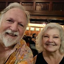 PINSER LOO TINBER BiOU GEN Z WANTS PEOPLE TO STOP USING THE THUMBS-UP  EMOJI, SAYING IT'S 'RUDE'