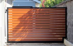 Pin By Re Hab On Decorating Ideas Driveway Gate Modern Driveway Automatic Gates Driveways