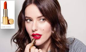 Inspired by italian actress and model isabella rossellini's look at lancôme's 80th anniversary party in paris, eldridge proves that women over 50 can pull off a bright pink lip. Youtuber Lisa Eldridge Launches Lipstick Range Daily Mail