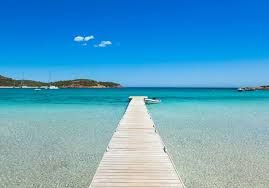 Plage de passable vous propose un service voiturier, des activités nautiques, une boutique et des soins de massages. Les Plus Belles Plages De France Love The Mountains