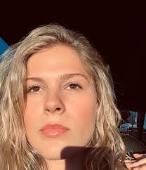 Diana Mohr's Instagram, Twitter & Facebook