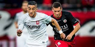 Hollanda'da yaşayan fenerbahçe taraftarlarının takip altında tuttuğu hakim ziyech, bir maç çıkışı taraftarın kendisine yönelttiği fenerbahçe'ye gelecek misin? sorusuna verdiği yanıtla. Ilk Aday Hakim Ziyech Futbol Spor Haber