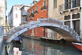> on peut tout de même essayer de se faire une petite idée : Les Ponts De Venise Venice Wiki La Guida Collaborativa Di Venezia