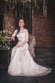 Check spelling or type a new query. Schone Braut Im Hochzeitskleid Hintere Haltung Stockfoto Bild Von Kaukasisch Recht 79789096