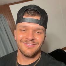 Ashley Marie Snead (@asheemae_fatfat)