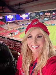 Linda Reller's Instagram, Twitter & Facebook