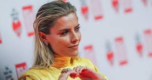 Die moderatorin war zeitweise wegen ihrer beziehung in die türkei gezogen, als karius vom fc liverpool an besiktas istanbul ausgeliehen war. Sophia Thomalla Ist Loris Karius Ihre Neue Freundin
