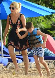 Holly willoughby has shared a gorgeous rare photo of her three children as they celebrate the new year. Holly Willoughby Sports Glowing Tan As She Enjoys Quality Time With Her Kids In Barbados Celebrity News Showbiz Tv Express Co Uk