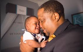 Thankful Parents Break Down In Tears When Their Preemie 'Graduates' From  NICU