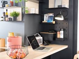 Teletravail 10 Conseils Pour Amenager Un Coin Bureau Chez Soi Coin Bureau Coin Bureau Cuisine Amenager Bureau Travail