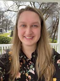 Laura Croff's Instagram, Twitter & Facebook