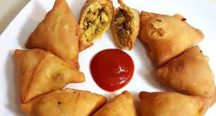 Samoussas De Poulet Et Curry Plat Et Recette Cuisine Legere Recettes De Cuisine Cuisine Pakistanaise Recette Samoussa