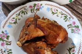 Ayam bacem dengan cita rasanya yang manis dan gurih. Resep Ayam Goreng Bacem Khas Yogyakarta Dijamin Enak Banget
