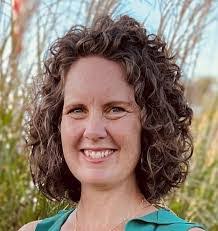 Lisa Elledge's Instagram, Twitter & Facebook