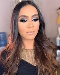 Lorena Razo Makeup Artist en Instagram: “🖤Maquillaje para sesión de fotos  🖤@leuramatamoros 😍 #makeupbyme #lorenarazomakeup #sanmigueldeallende  #bestmakeupintown”