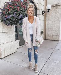 Neutral Soft And Casual Stylish Winter Outfits Simple Casual Outfits Fashion