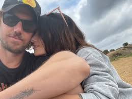 The falling in love actor is currently dating his girlfriend sarah; Sarah Shahi And Adam Demos Relationship Is Couple Together Otakukart