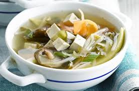 Quinze Bouillons Reconfortants Et Gourmands Venus D Asie Soupe Au Tofu Alimentation Soupe Miso