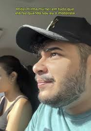 Preste atenção no meu dedo 👉🏻