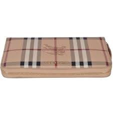 На товары категории «кошельки» действует доступная цена, поэтому burberry haymarket camel/black check print wallet item no. Burberry Mid Camel Elmore Haymarket Nova Check Zip Around Wallet Clutch 7 5 X 4 X 1 On Sale Overstock 30732835
