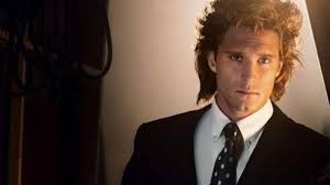 La serie que trata sobre la vida del cantante ha tenido un gran éxito y ahora con el estreno de su segunda temporada volverá a dar de (. Luis Miguel La Serie La Segunda Temporada Ya Tiene Fecha De Estreno En Netflix