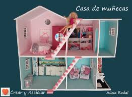 Las casas de muñecas pueden encantar a las personas invitándolas a su mudo en miniatura. Decorando La Casa De Munecas Crear Y Reciclar