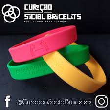 Een voedselbank is een liefdadigheidsinstelling die kosteloos levensmiddelen verstrekt aan hen die financieel niet of nauwelijks in staat zijn om in hun levensonderhoud te voorzien en ter voorkoming van verspilling van voedsel. Curacao Social Bracelets Curacao Chronicle