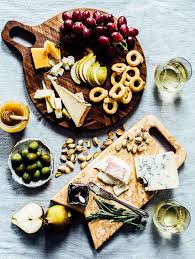 How To Make An Italian Cheese Plate With Wine Pairings