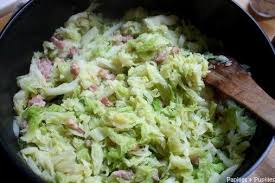 Recette De Chou Vert Et Petits Lardons Recette Recette Chou Vert Recette Chou Chou Vert