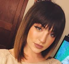 Coupe Carre Frange 2019 Coupe Carre Frange Coupes De Cheveux Avec Frange Coupe Visage Carre