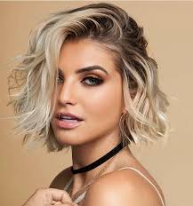 30+ idées d'une coupe courte pour cheveux fins et plats : conseils de pro  pour avoir du volume naturellement