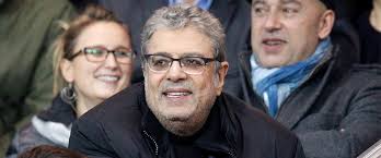 D'instituteur de plombier de chimiste je ne sais pas. Enrico Macias A Un Probleme De Sante
