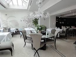 Veranda casa frumoasa e un mic restaurant deschis de mai multi ani pe clopotarii vechi, chiar in spatele bulevardului lascar catargiu. Veranda Casa Frumoasa