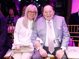 Sheldon adelson, the chairman and ceo of las vegas sands and a major donor to republican politicians, died late monday following complications related to his cancer treatment, his company said. The Life Of Sheldon Adelson Late Billionaire Casino Mogul With Ties To Trump Business Insider