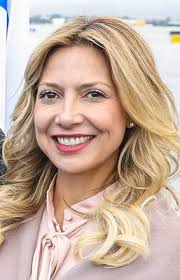 File:Fabiola Yáñez en Israel.jpg