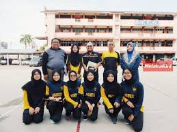 In the spirit of the warrior, have gone into the center, the heart of pain, of loss. Pupuk Semangat Kesukanan Menerusi Dies Ludo Melakakini