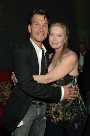 Read to know about his relationship, affair, children, lifestyle, cause of death. Patrick Swayze S Wife Lisa Niemi Shares The Dirty Dancing Star S Last Words Before His Death