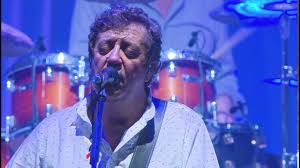 Commonly called the father of portuguese rock, veloso was a major figure in the boom of portuguese rock music in the 1980s. Rui Veloso Todo O Tempo Do Mundo Youtube