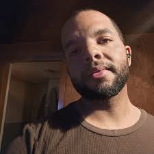 Anyone else having problems charging their acoustasonic?