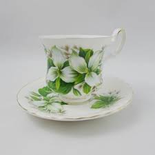 Ever seen a black and white checkered pattern and wondered what it's called? 100 Collections White Flower China Ideas In 2021 White Flowers Water Pitchers Tea Cups