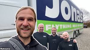 FLYTTER TIL JYLLAND! (FLYTTEVLOG)